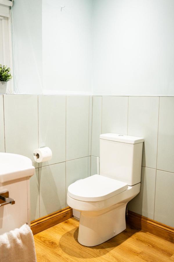 2 Bedroom Charming & Luxury Malt Cottage, Garden, Netflix, Free Parking Bourton-on-the-Water Екстериор снимка